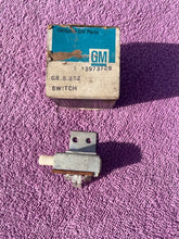 Load image into Gallery viewer, 1969 Chevrolet Camaro NOS Heater Control Switch (w/ AC) #3973728
