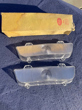 Load image into Gallery viewer, 1960 Chevrolet Impala Biscayne Bel Air NORS CLEAR Park Light Lamp Lens Pair (OEM #5951117)