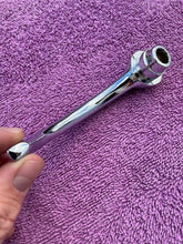 Load image into Gallery viewer, 1939-1948 Chevrolet Chevy Car NORS Inside Chrome Door Handle (1) w/ clip (repl. OEM #4102254)