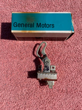 Load image into Gallery viewer, 1965 1966 Chevrolet Impala Caprice Bel Air Biscayne (exc. A/C) NOS Heater Control Switch #3857416