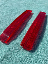 Load image into Gallery viewer, 1970 - 1972 Chevrolet Chevelle Wagon El Camino NOS Tail Light Reflex Lens Pair #5964151 / 5964152