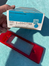 Load image into Gallery viewer, 1974 1975 Chevrolet Bel Air Sedan NOS Tail Lamp Reflex Lens #5947788