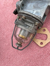 Load image into Gallery viewer, 1952 1953 1954 Chevrolet 150, 210, Bel Air NOS Dual Vacuum Fuel Pump #5592675 AC Type 9797