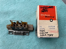 Load image into Gallery viewer, 1969-1973 Chevrolet Camaro Corvette C3 NOS Delco Ignition Switch TILT COLUMN #1990096 / D-1423A