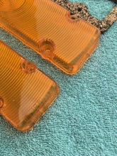 Load image into Gallery viewer, 1961 Chevrolet Impala Biscayne NEW AMBER Park Light Lamp Turn Signal Lens Pair w/ Gaskets (repl. OEM #5951966)