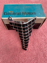 Load image into Gallery viewer, 1968 Chevrolet Chevelle (non-S.S.) NOS RH Grille to Fender Trim Filler Extension #3926808