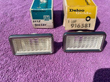 Load image into Gallery viewer, 1968 Chevrolet Corvette, Camaro, Corvair, Impala NOS Front Clear Side Marker Lens Bezels #916581