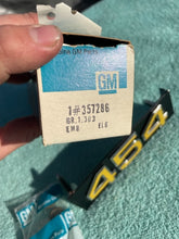 Load image into Gallery viewer, 1975 1976 Chevrolet Pickup Truck C10 C20 C30 NOS "454" Grille Emblem #357286 (cast 343992)