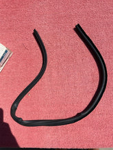 Load image into Gallery viewer, 1973 - 1977 Chevrolet Chevelle, Malibu, Laguna NOS Sunroof Rear Sliding Panel Weatherstrip #9652118