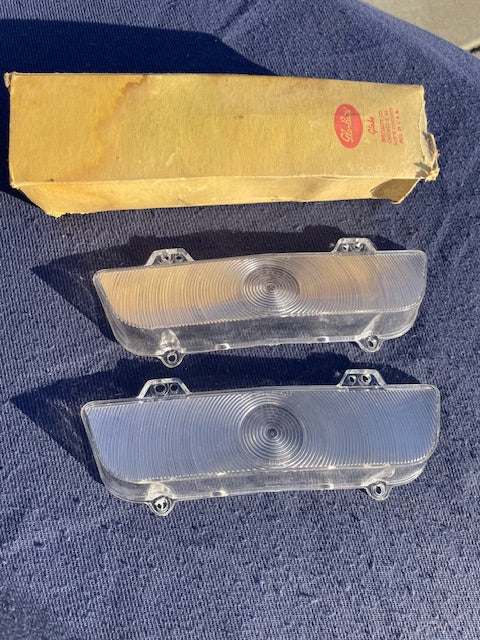 1960 Chevrolet Impala Biscayne Bel Air NORS CLEAR Park Light Lamp Lens Pair (OEM #5951117)