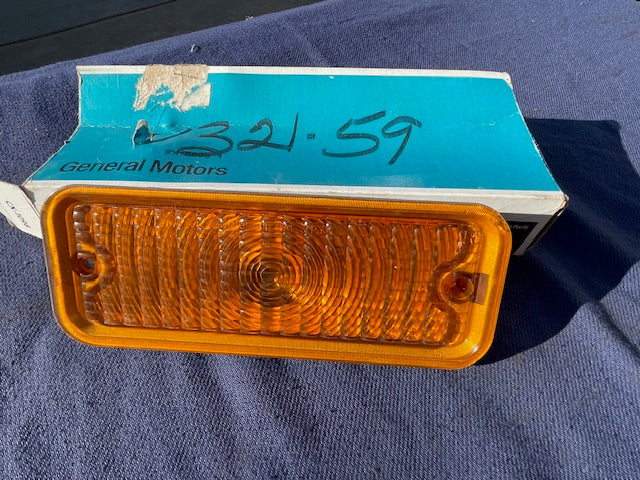 1973-1980 Chevrolet Truck Blazer NOS AMBER RH Park Light Lamp Lens #5964334