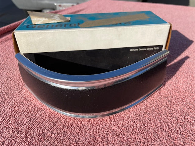 1981-1988 Chevrolet Truck Blazer Suburban NOS LH Lower Rear Corner B84 Trim Molding #14027593