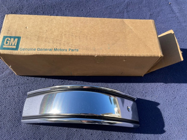 1981-1988 Chevrolet Truck Blazer Suburban NOS LH Lower Rear Corner B85 Trim Molding #15549303