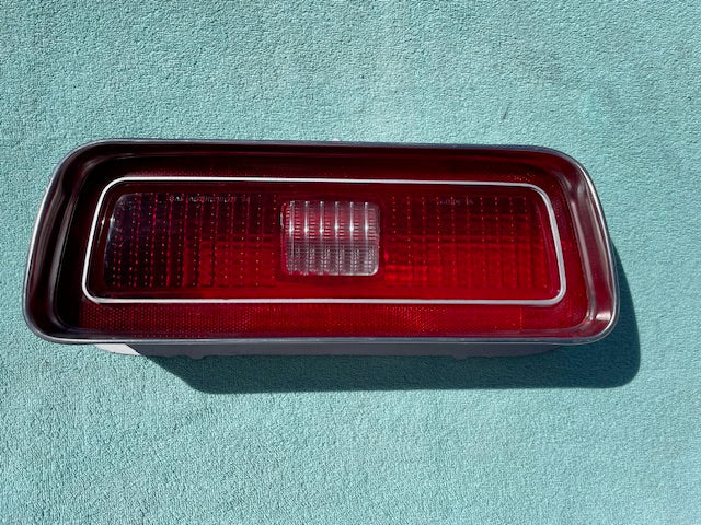 1974 Chevrolet Chevelle Malibu Laguna S3 NOS RH Tail Light Lens #5953054 (CRACK)