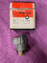 Load image into Gallery viewer, 1959 Chevrolet Impala Biscayne Bel Air El Camino NOS Delco Remy Ignition Switch #1116562
