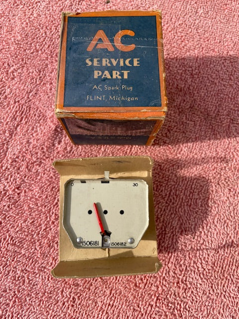 1941 Chevrolet Special Master DeLuxe NOS Oil Pressure Gauge #1506181