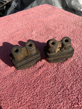 Load image into Gallery viewer, 1934 Chevrolet Master DA NOS Side Engine Motor Mounts PAIR  #375630
