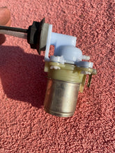 Load image into Gallery viewer, 1976 - 1981 Chevrolet Vega + Monza NOS Windshield Washer Pump + Filter #4961623
