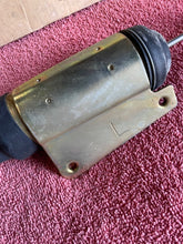 Load image into Gallery viewer, 1971-1976 Chevrolet Impala Caprice Biscayne Bel Air NOS LH Rear Door Power Lock Actuator #9633796
