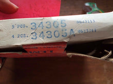Load image into Gallery viewer, 1967 - 1968 Chevrolet Camaro Z28 NORS Clutch Plates TH375 TH400 M40 #8623113 / 8623849

