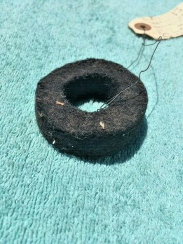 1929 1930 1931 Chevrolet NOS Rear Outer Axle Shaft Bearing Seal Felt #344072