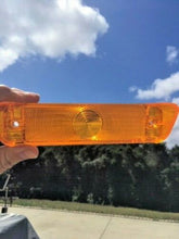 Load image into Gallery viewer, 1967 Chevrolet Impala Caprice SS NEW AMBER Park Light Lamp Lens Pair w/ Gaskets (repl. OEM #5958804)
