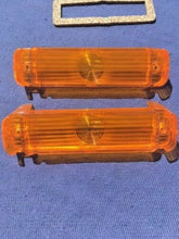 Load image into Gallery viewer, 1967 Chevrolet Impala Caprice SS NEW AMBER Park Light Lamp Lens Pair w/ Gaskets (repl. OEM #5958804)
